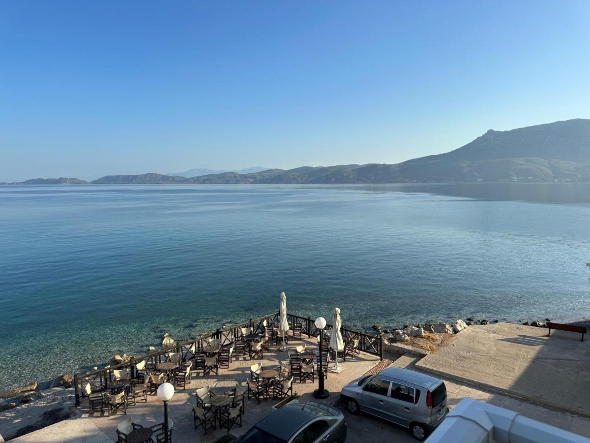 Beach Retreat In Town Corinth Exteriér fotografie