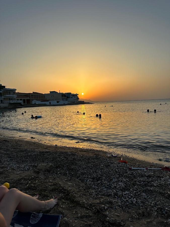 Beach Retreat In Town Corinth Exteriér fotografie