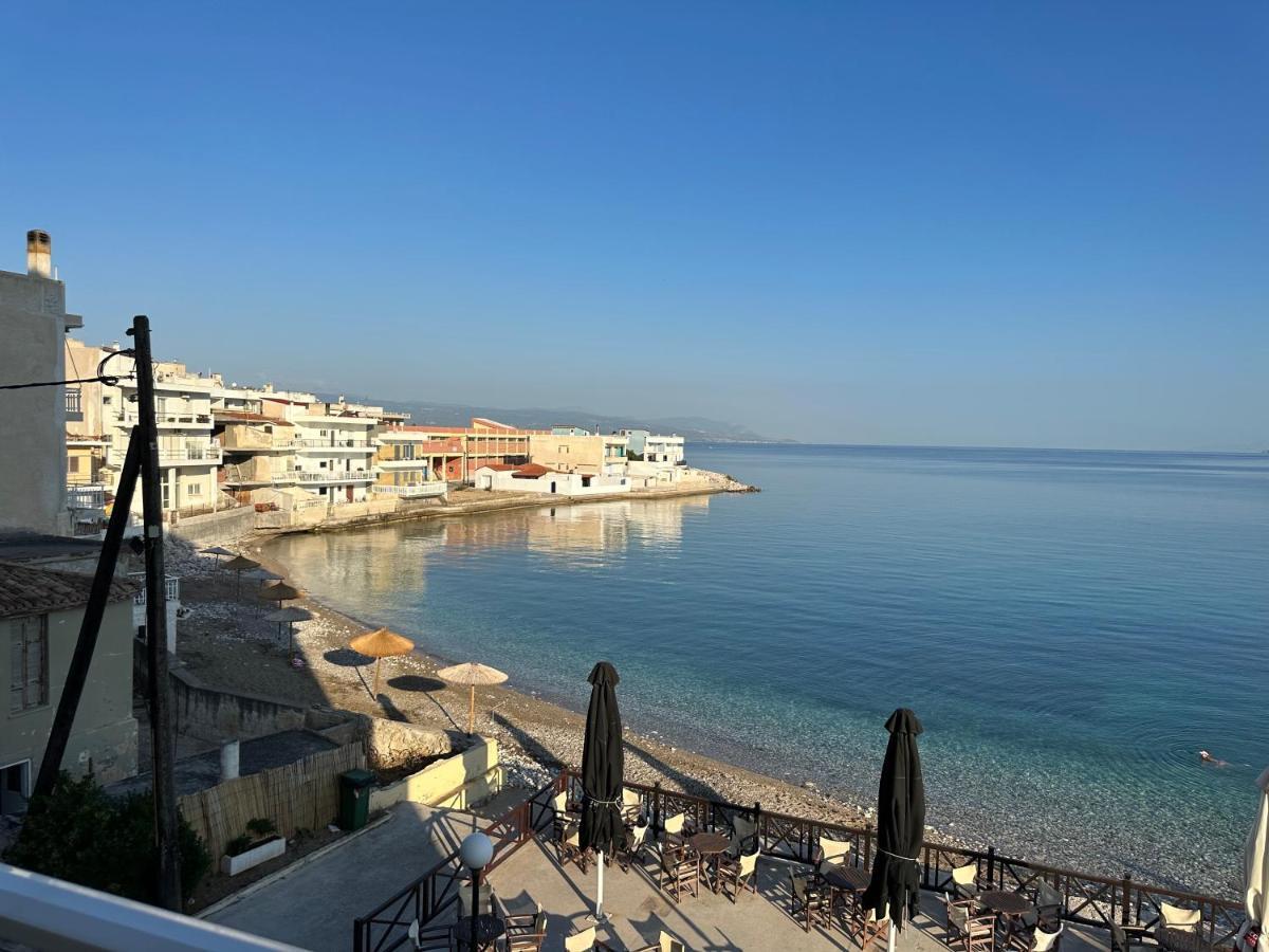 Beach Retreat In Town Corinth Exteriér fotografie